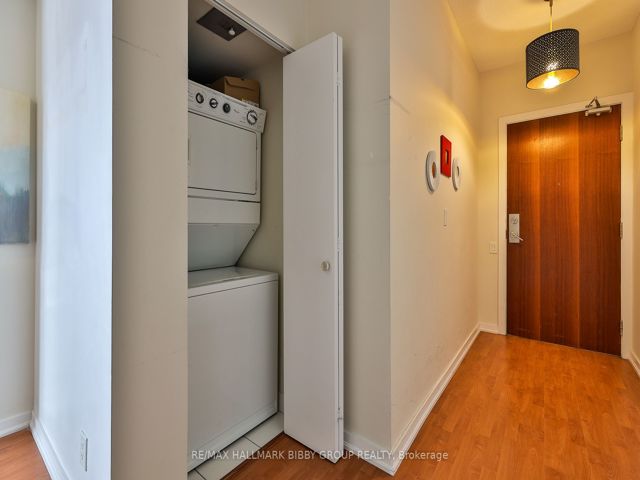 1002 - 30 Canterbury Pl