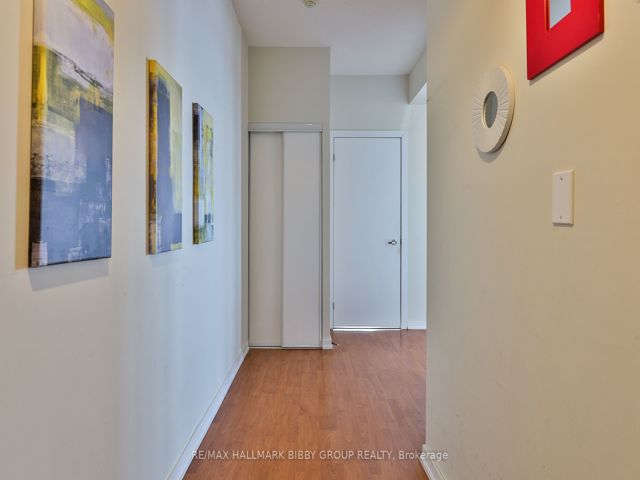 1002 - 30 Canterbury Pl