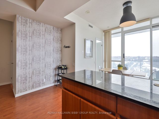 1002 - 30 Canterbury Pl