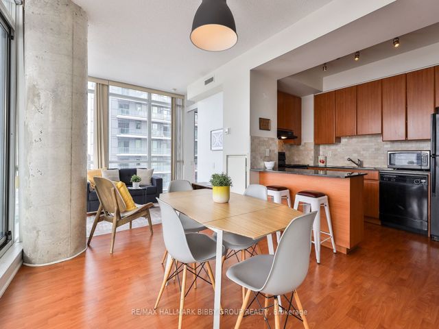 1002 - 30 Canterbury Pl