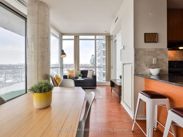 1002 - 30 Canterbury Pl