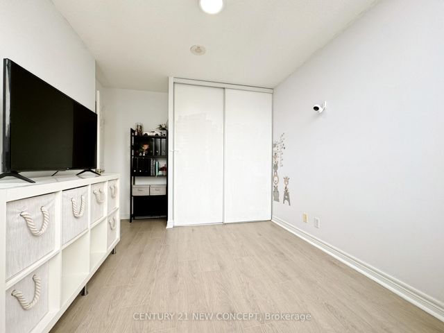 2803 - 23 Hollywood Ave