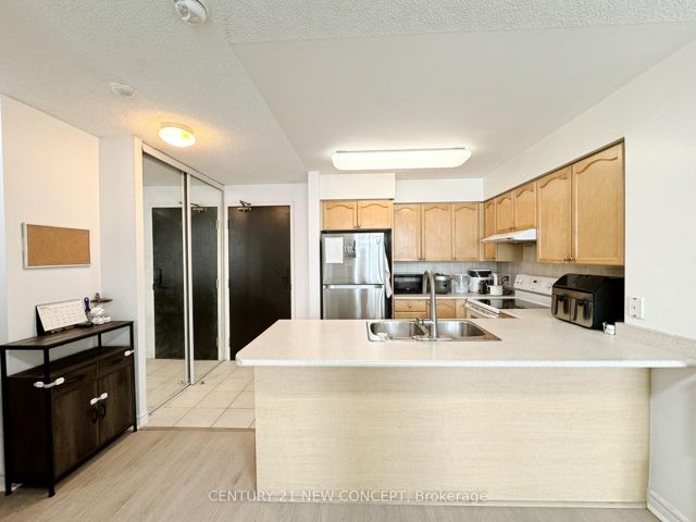 2803 - 23 Hollywood Ave