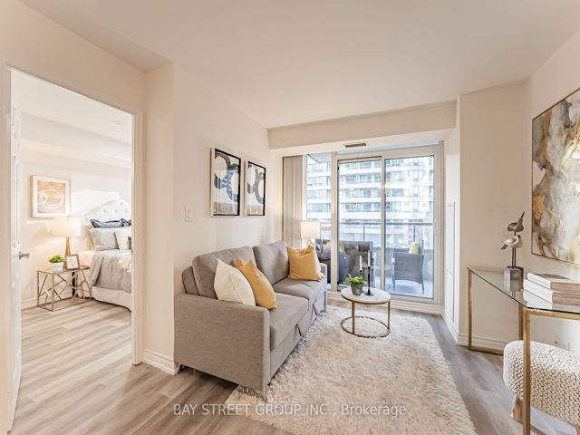 318 - 35 Hollywood Ave