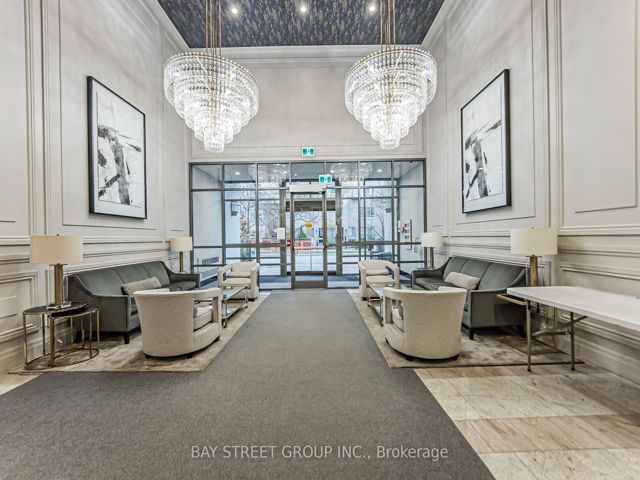 318 - 35 Hollywood Ave