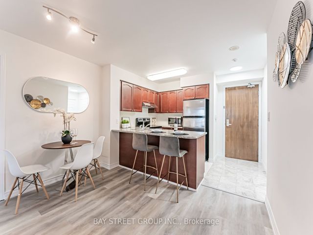 318 - 35 Hollywood Ave