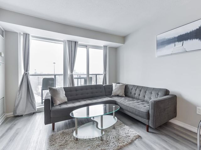 808 - 18 Valley Woods Rd