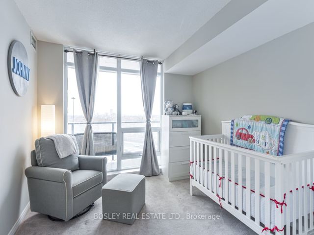 808 - 18 Valley Woods Rd