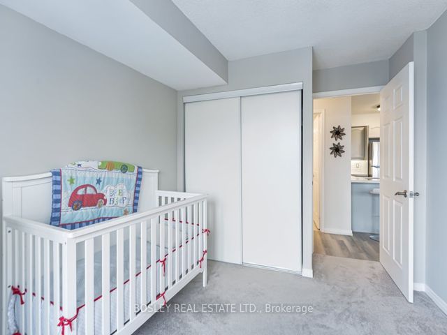 808 - 18 Valley Woods Rd