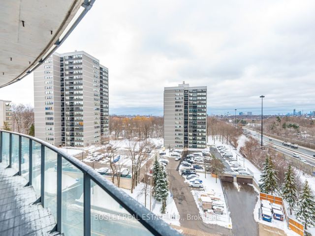 808 - 18 Valley Woods Rd