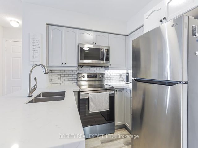 808 - 18 Valley Woods Rd