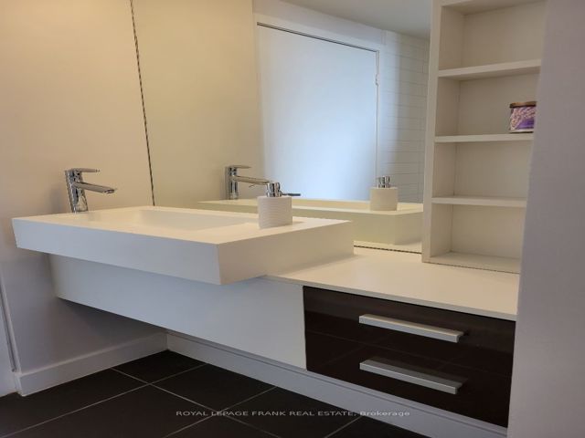 308 - 38 Dan Leckie Way