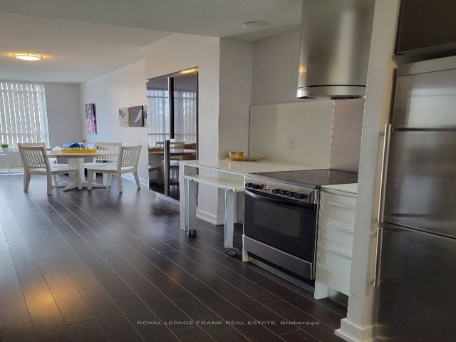 308 - 38 Dan Leckie Way
