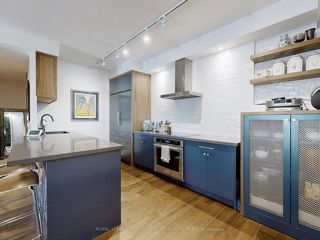 410 - 156 Portland St