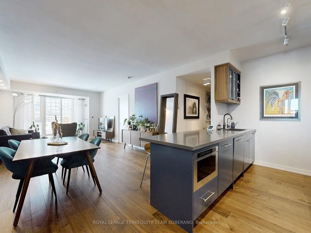 410 - 156 Portland St