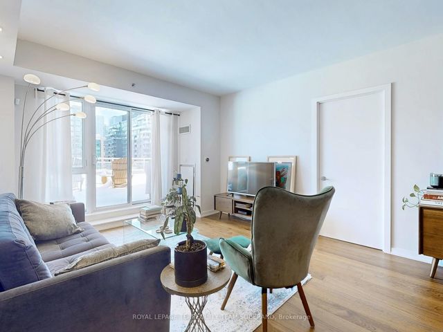 410 - 156 Portland St