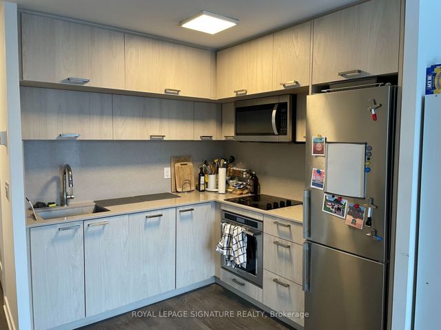 PH11 - 50 Mccaul St