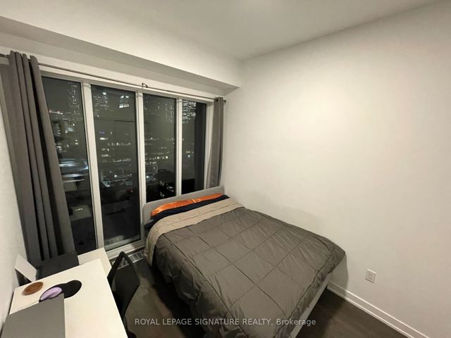 PH11 - 50 Mccaul St