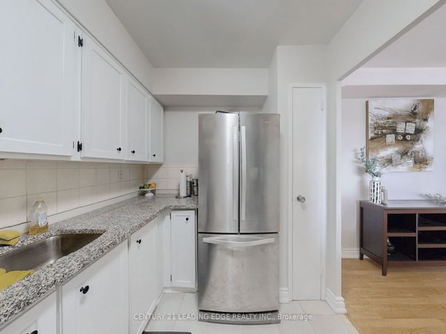 807 - 1360 York Mills Rd