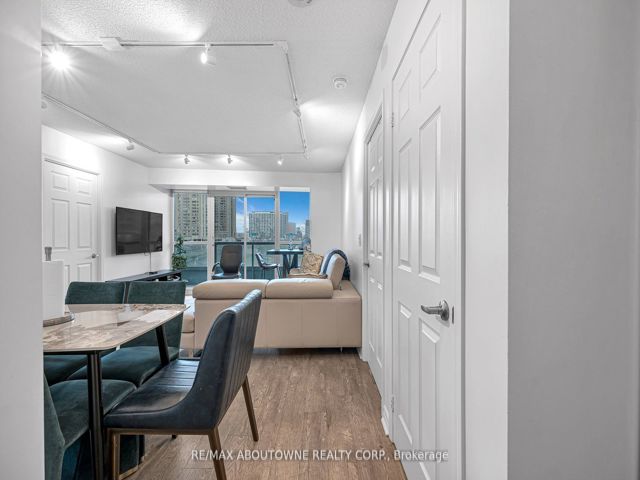 508 - 25 Lower Simcoe St