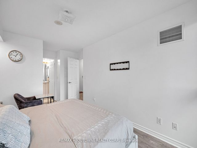 508 - 25 Lower Simcoe St