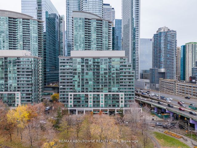 508 - 25 Lower Simcoe St