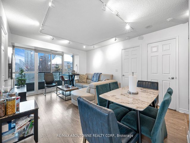 508 - 25 Lower Simcoe St