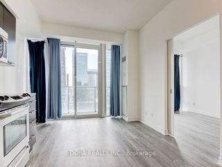 2809 - 126 Simcoe St