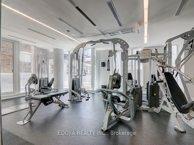2809 - 126 Simcoe St