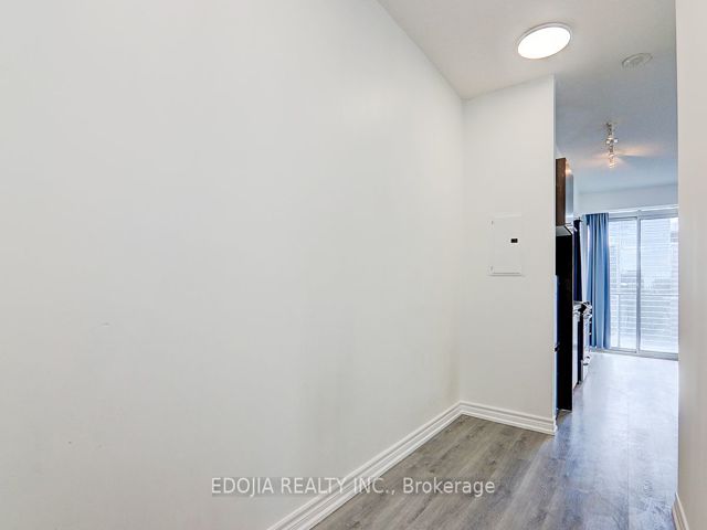 2809 - 126 Simcoe St