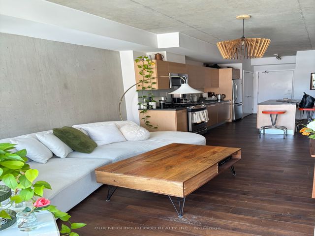 306 - 318 King St E