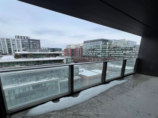 1118 - 629 King St W