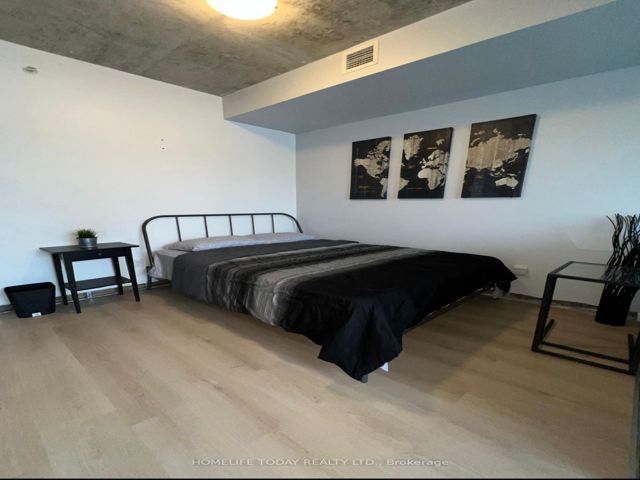 1118 - 629 King St W