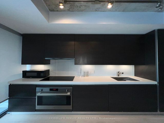 1118 - 629 King St W