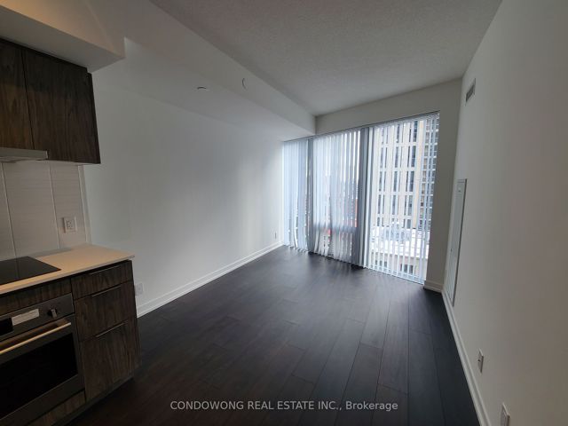 1103 - 60 Shuter St