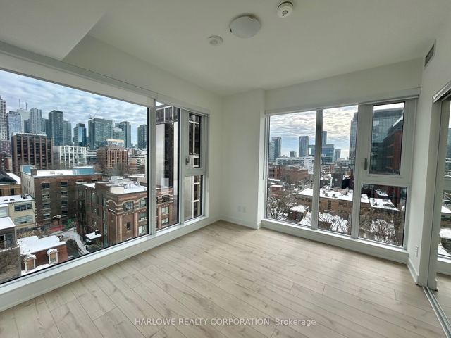 810 - 543 Richmond St W