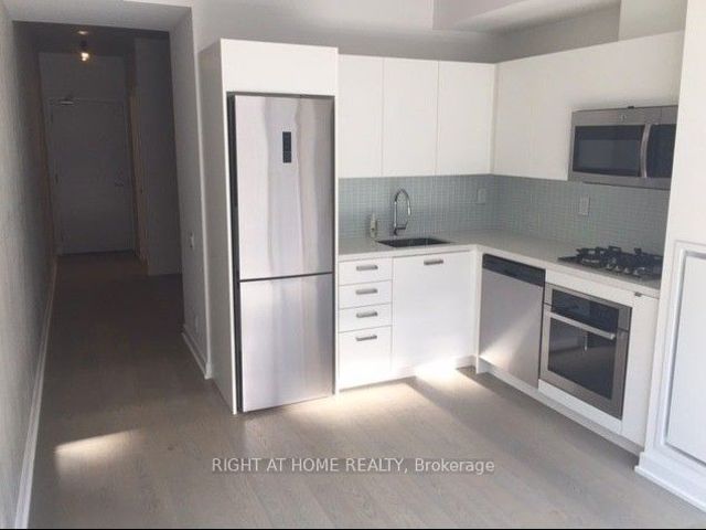 511 - 39 Brant St