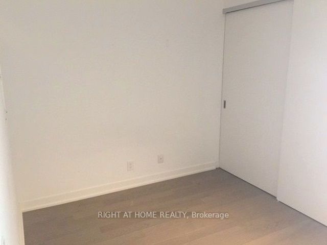 511 - 39 Brant St