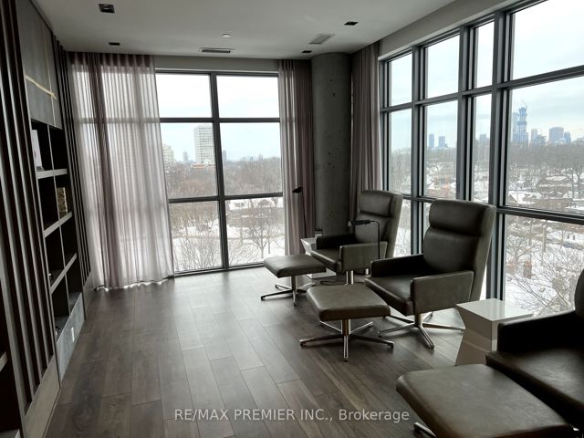 1509 - 501 St Clair Ave W
