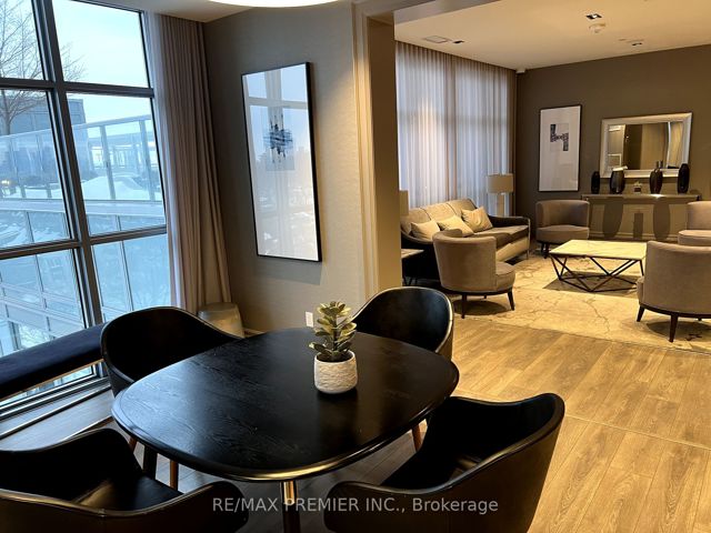 1509 - 501 St Clair Ave W