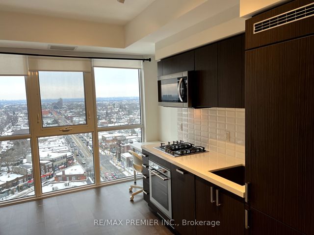 1509 - 501 St Clair Ave W