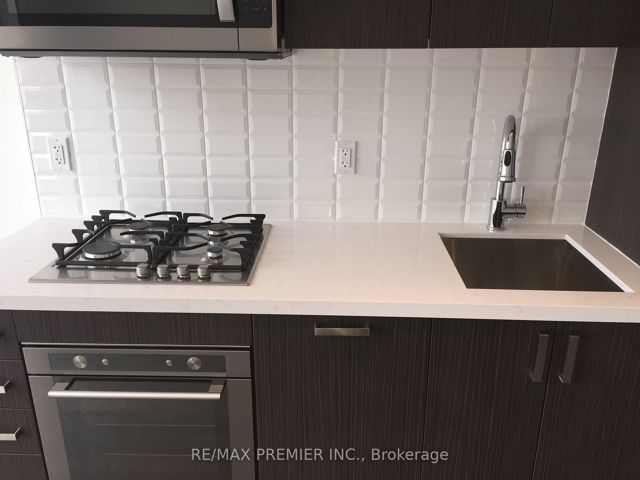 1509 - 501 St Clair Ave W