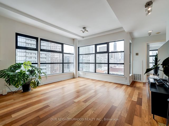 2705 - 50 Lombard St