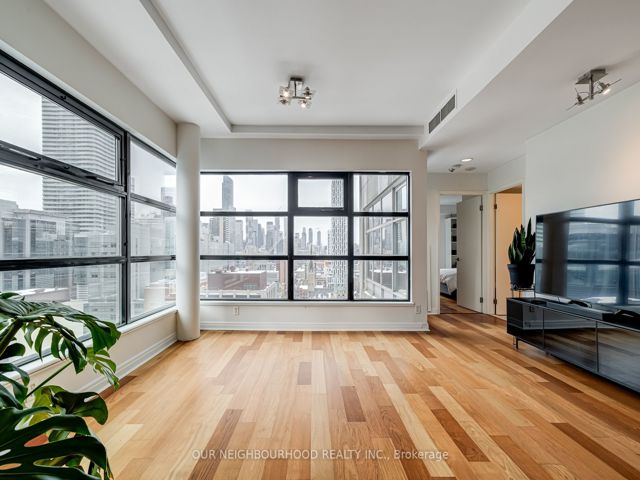 2705 - 50 Lombard St