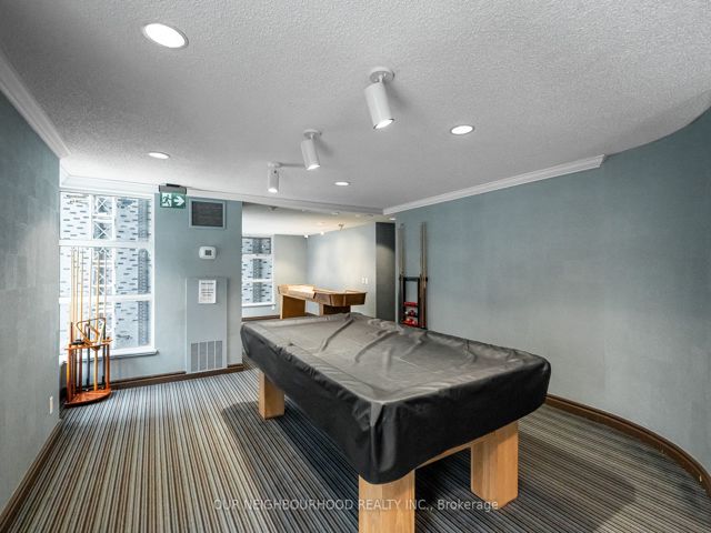 2705 - 50 Lombard St