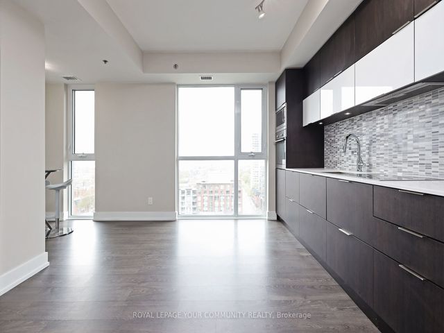 1212 - 318 Richmond St