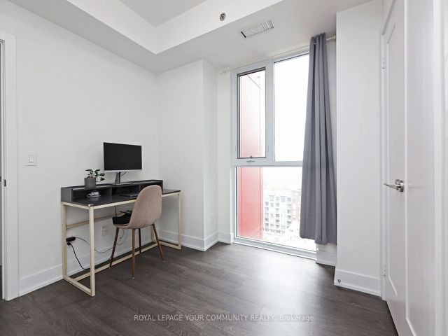 1212 - 318 Richmond St