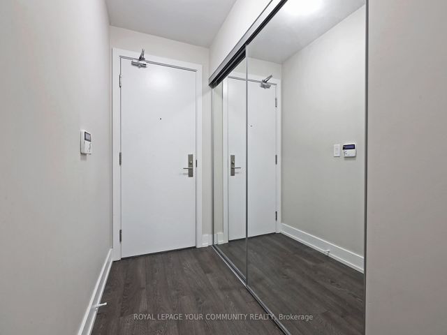 1212 - 318 Richmond St