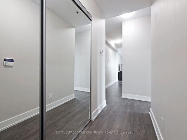 1212 - 318 Richmond St