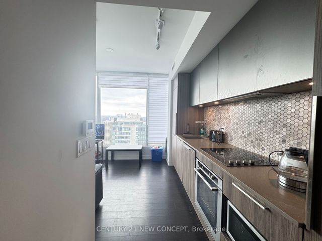 3912 - 85 Wood St